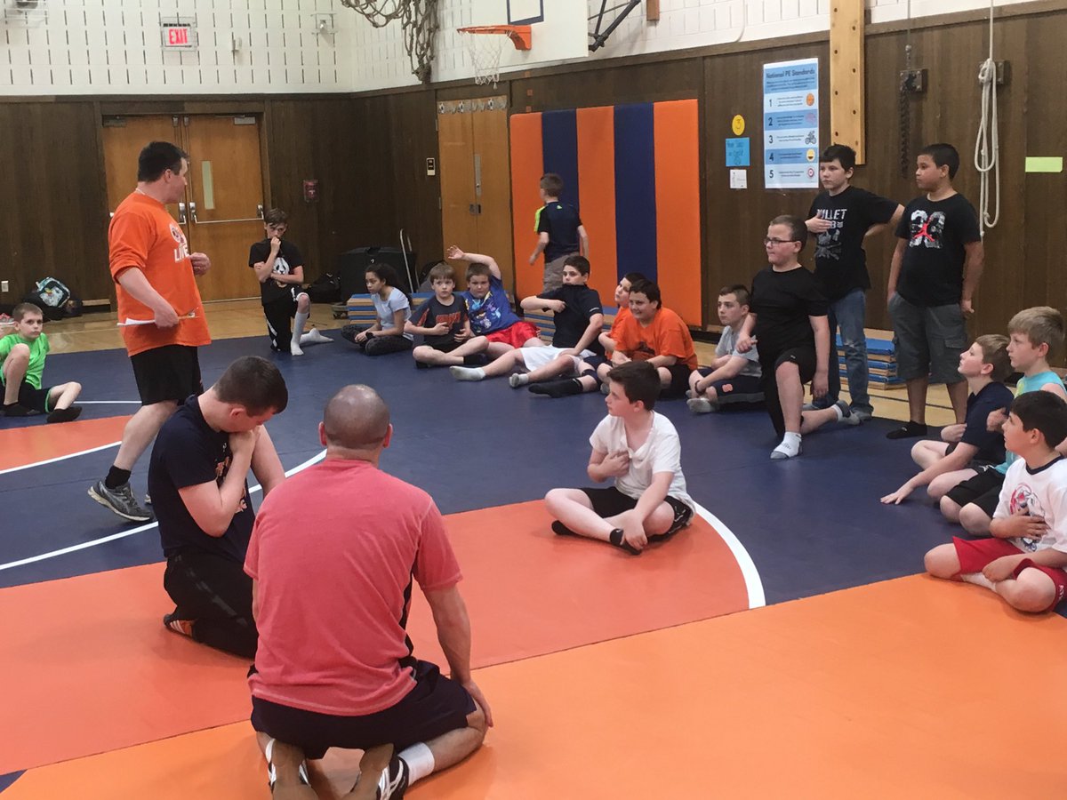 MrBarnesBranch's tweet photo. #lbepride #lbewarriorwrestling this week we had Wednesday 6th grade wrestling and we Learned blast doubles, knee slides, and shrimping the hips!! https://t.co/9bggAGaFsI