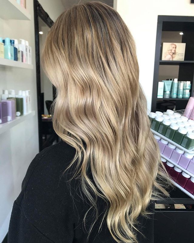 Weekend Ready💃🏼 Beautiful Colour and Style by Rubes 🔥🔥🔥#HairGoals #LongHair #Olaplex @#olaplex <a href="/wellapro_anz/">Wellapro_ANZ</a>