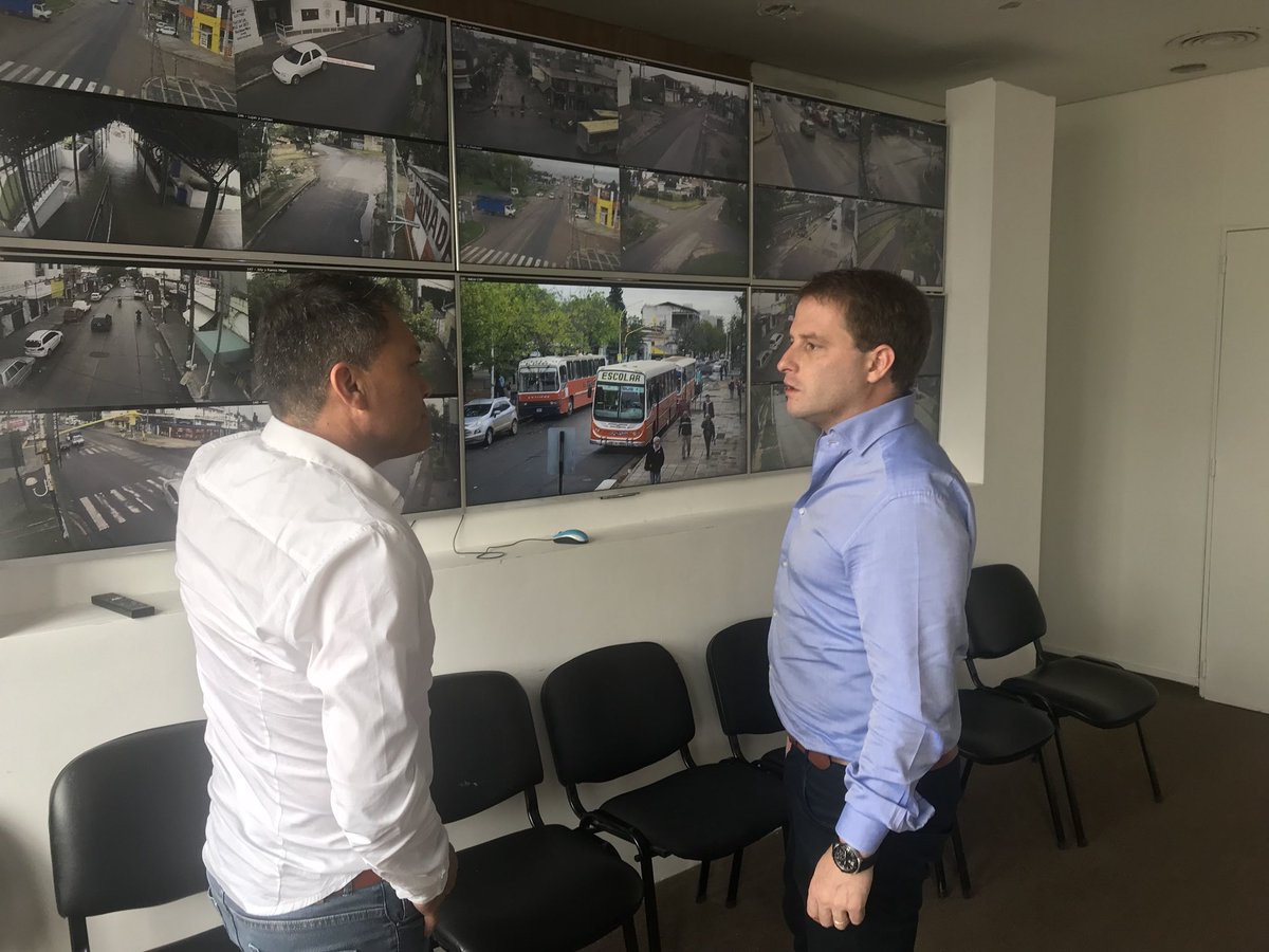 ezebisso's tweet photo. C/ @AlexCampbellOK anduvimos por @munijcp entregando escrituras junto a @EzequielPazos y @IshiiIntendente , luego c/@WalterFesta_ en @munimoreno y terminamos en @_GralRodriguez c/ el int @DarioKubar visitando el #ProgramaEnvion #JuntosEsPosible https://t.co/7s1yer3omd
