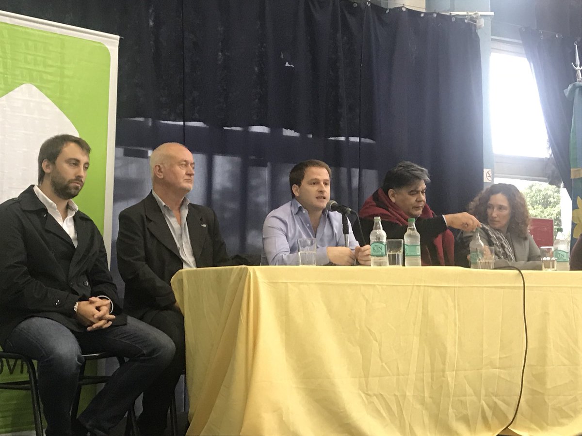 ezebisso's tweet photo. C/ @AlexCampbellOK anduvimos por @munijcp entregando escrituras junto a @EzequielPazos y @IshiiIntendente , luego c/@WalterFesta_ en @munimoreno y terminamos en @_GralRodriguez c/ el int @DarioKubar visitando el #ProgramaEnvion #JuntosEsPosible https://t.co/7s1yer3omd