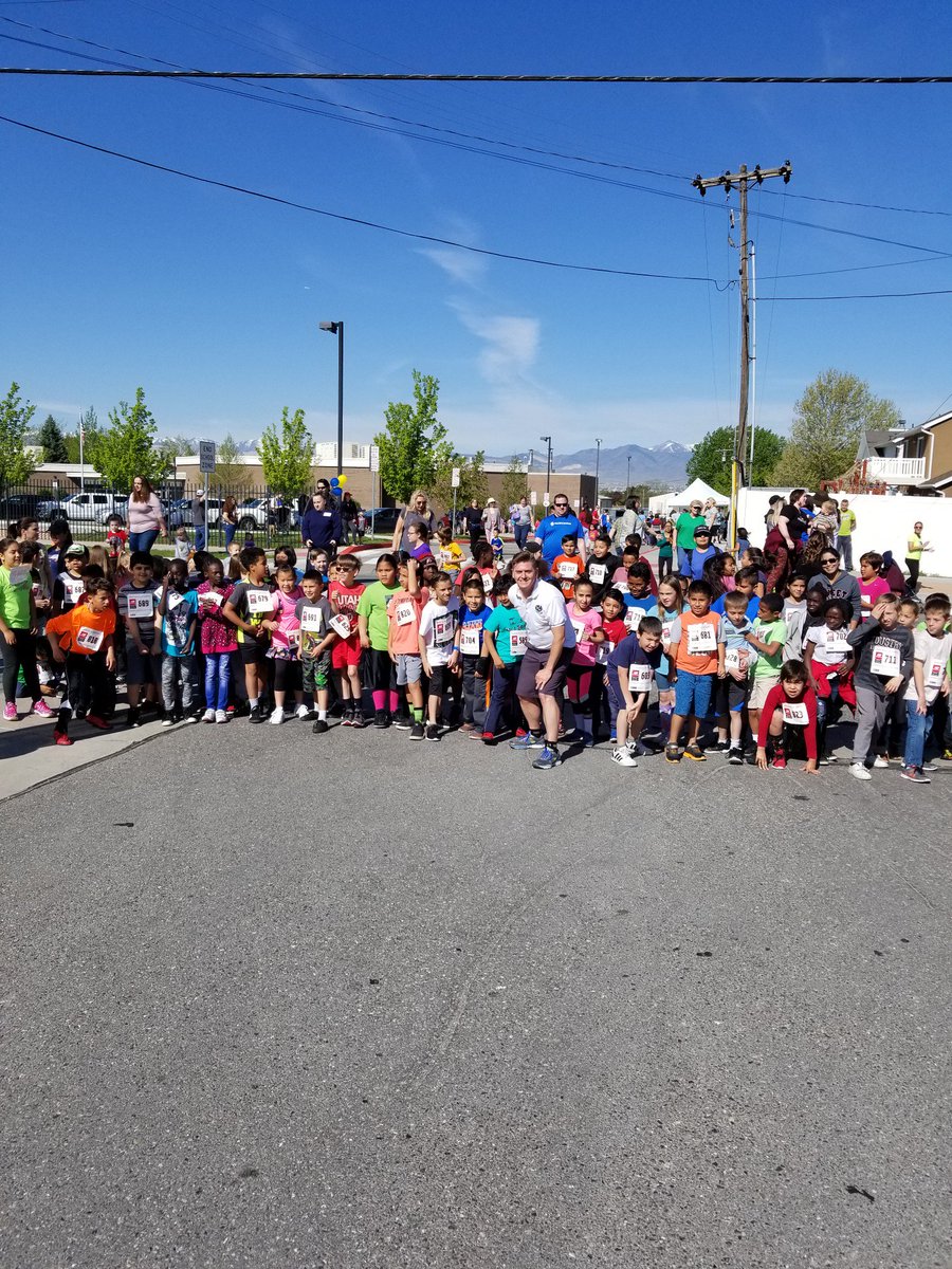 EastMidvaleElem's tweet photo. EME’s funrun for field trips was a blast. Thank you PTA, parents, faculty, and students for raising funds to support educational field trips. https://t.co/gnCY1kgUT0