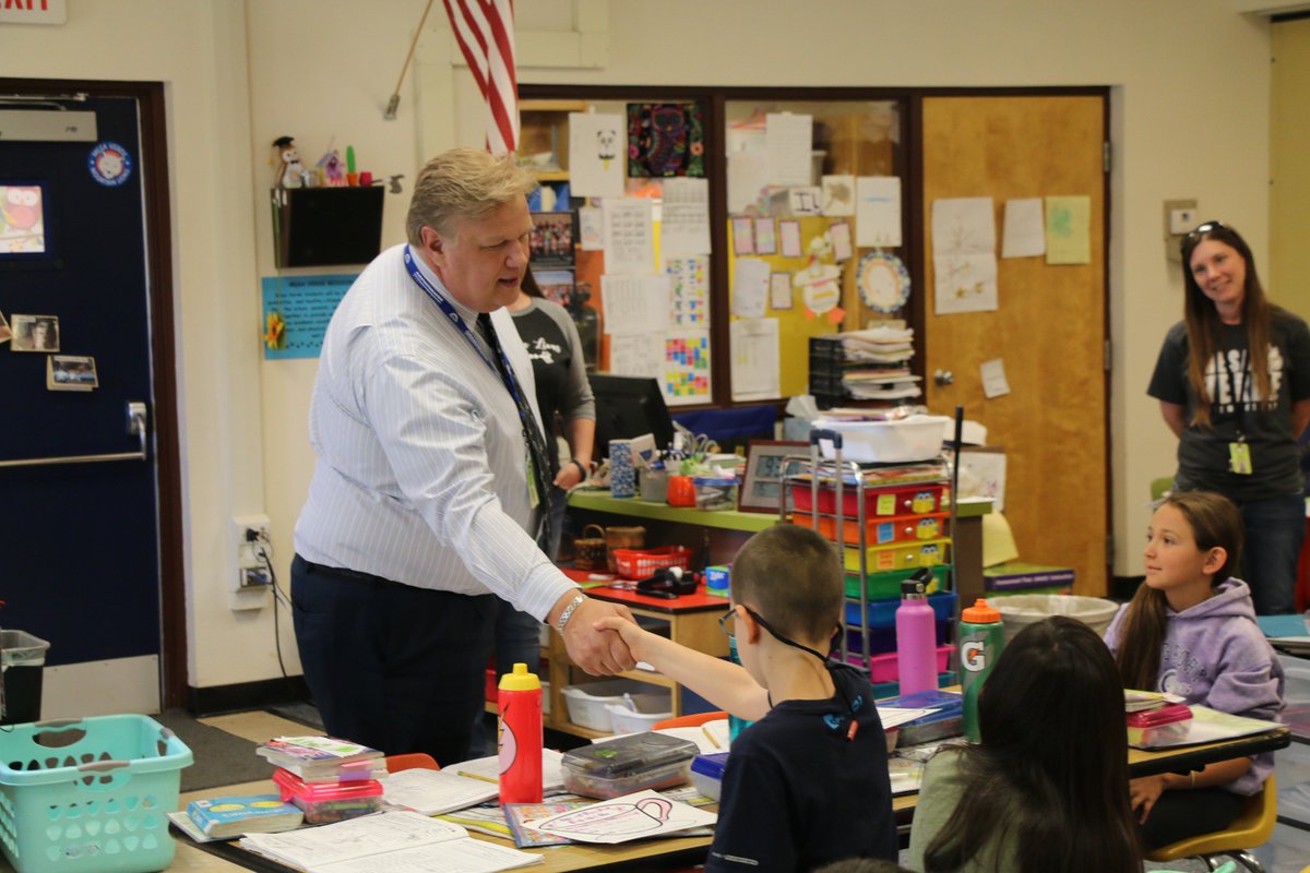 AmphiSchools's tweet photo. Welcome Back! It was wonderful to have our students and staff back in their classrooms today! Superintendent Jaeger spent his morning welcoming the #AmphiFamily and spreading the message to continue to support each other and "finish the school year strong!" #DiscoverAmphi https://t.co/FWpyiyy9xe