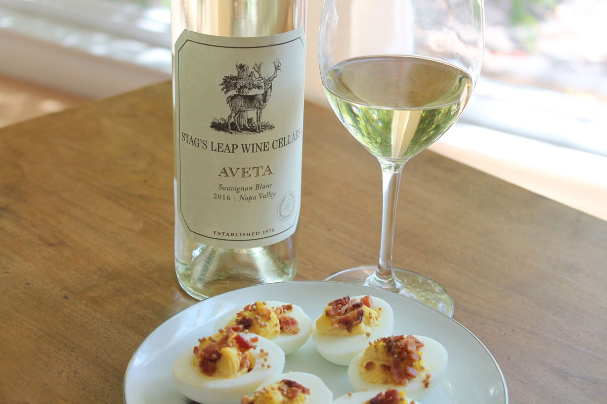 StagsLeapCASK23's tweet photo. An updated take on a classic, #Winery Chef Travis Westrope recommends pairing our 2016 AVETA #SauvignonBlanc with Deviled Eggs with Pickled Mustard Seeds and Bacon Crumble. What's your favorite pairing with #AVETA?
#SauvignonBlancDay #SauvBlanc #foodandwine #foodandwinepairing https://t.co/FBgMbKRhUG