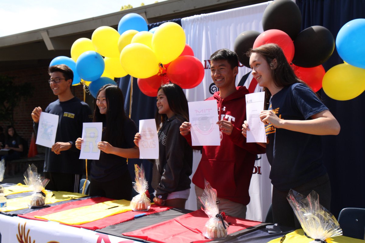 lynbrookepic's tweet photo. Congratulations to seniors Nathan Lee, Juney Lee, Angela Liu, Andrew Chao and Amy Steinmetz, who were recognized during brunch today for their commitments to collegiate athletics! Watch the livestream of the celebration here: https://t.co/Fq9U6d1pQy @LynAthletics @LynbrookVikings https://t.co/l7NEmgaids
