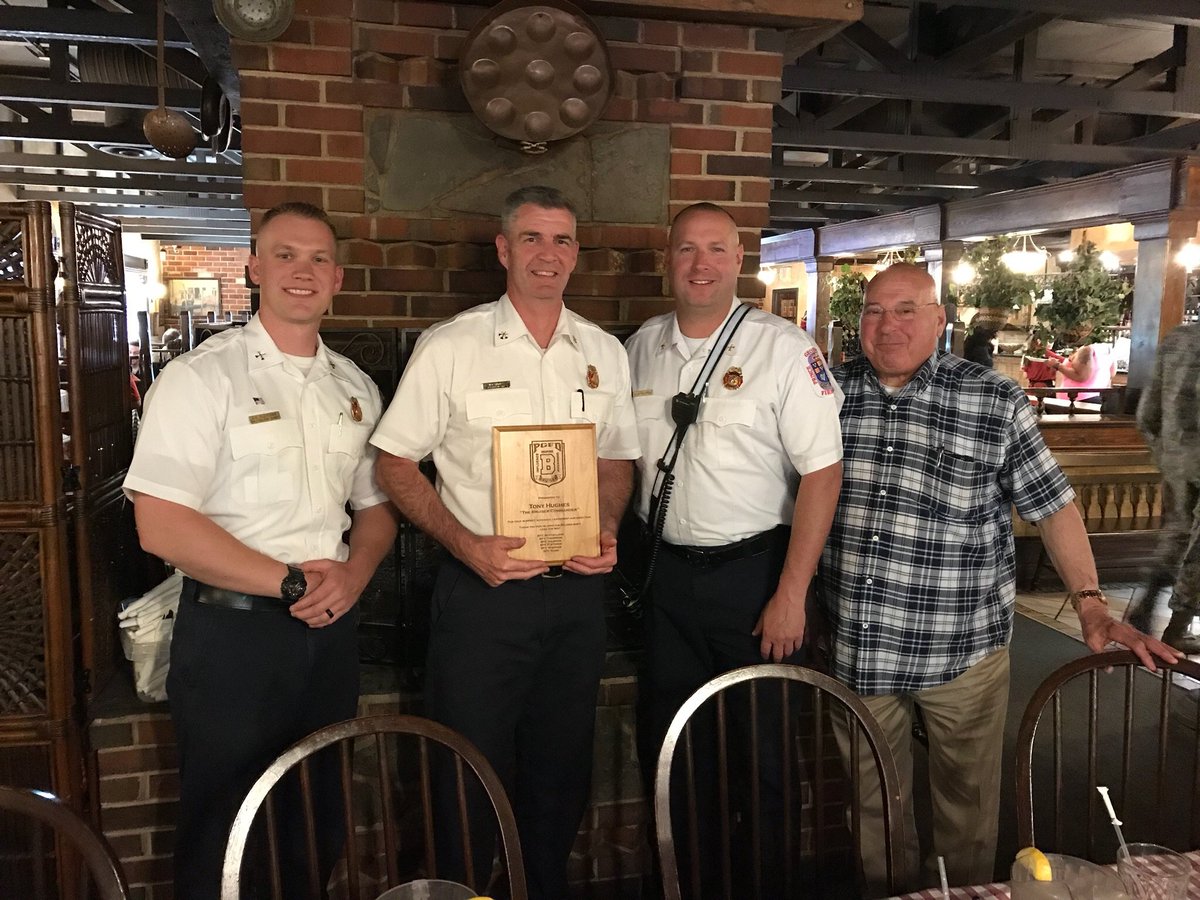 thughes9829's tweet photo. 1 more shift with the Bruisers. It was great to work with this motivated group. Thanks for everything. You truly made a difference. #bruisershift #missionoriented @GradyValencis @jcwise3 @bfrankelpgfd @DFletchtwo @FTSJimmy https://t.co/LMVbBQ0FIT
