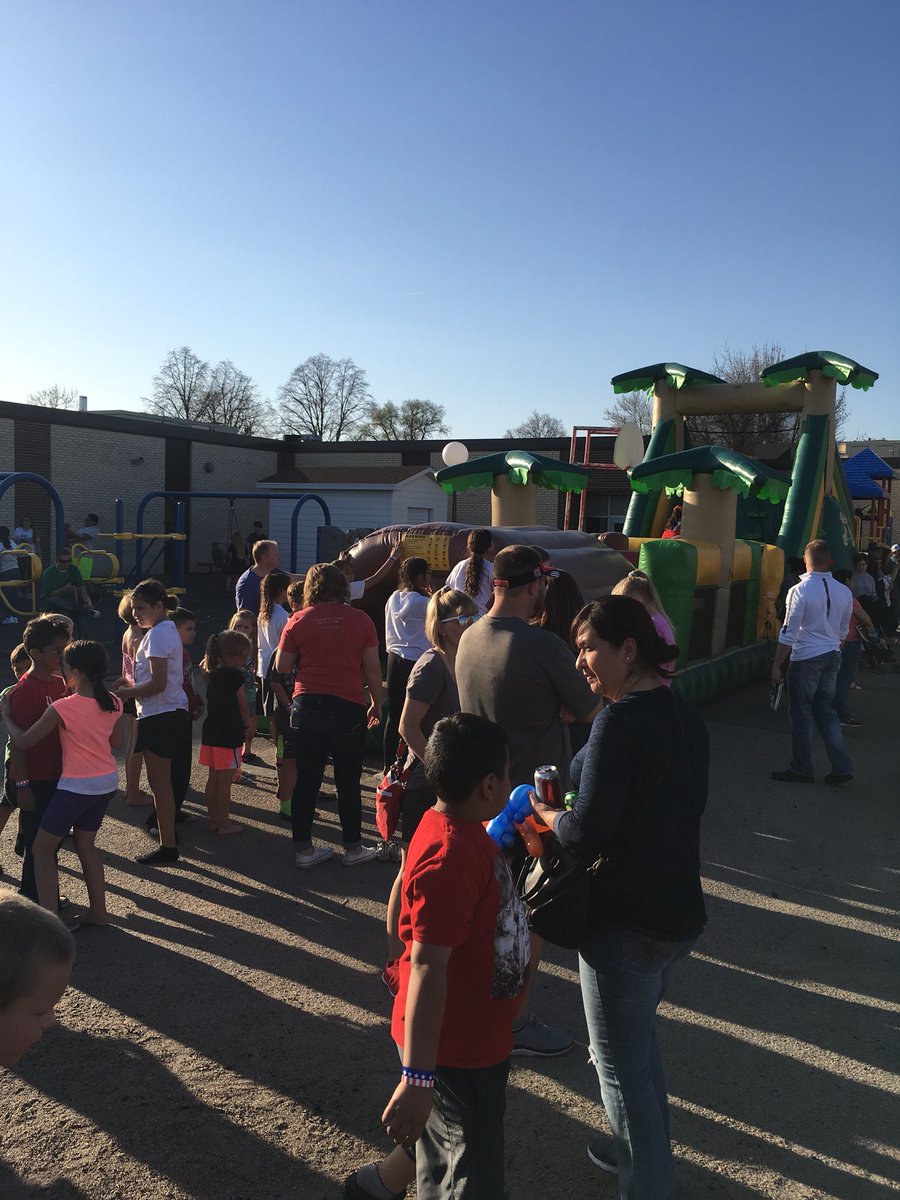 ErinRuthKing's tweet photo. Carnival Night at Washington! @Washington_NPS @npspanthers https://t.co/28a7GiRUJN
