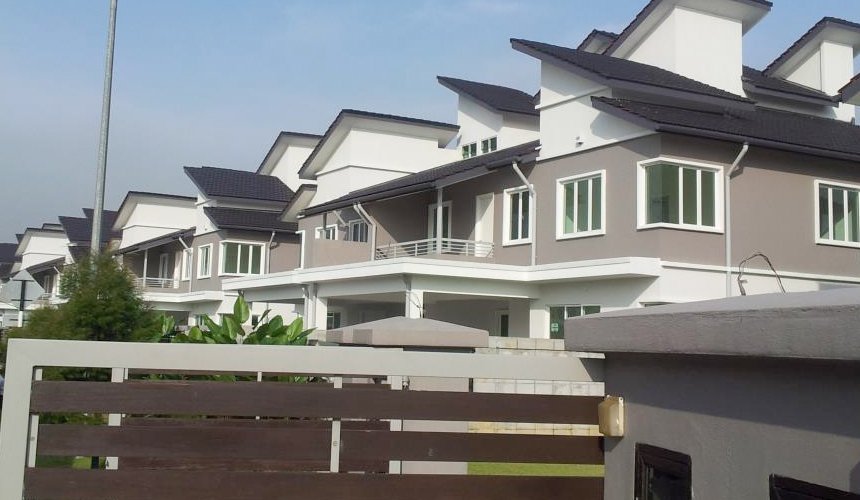 501Awani's tweet photo. #AWANInews #AWANIpagi Rumah berharga RM300,000 dan ke atas bukan mampu milik - BNM https://t.co/o00VJ3BmqC https://t.co/BNHIpXr6od
