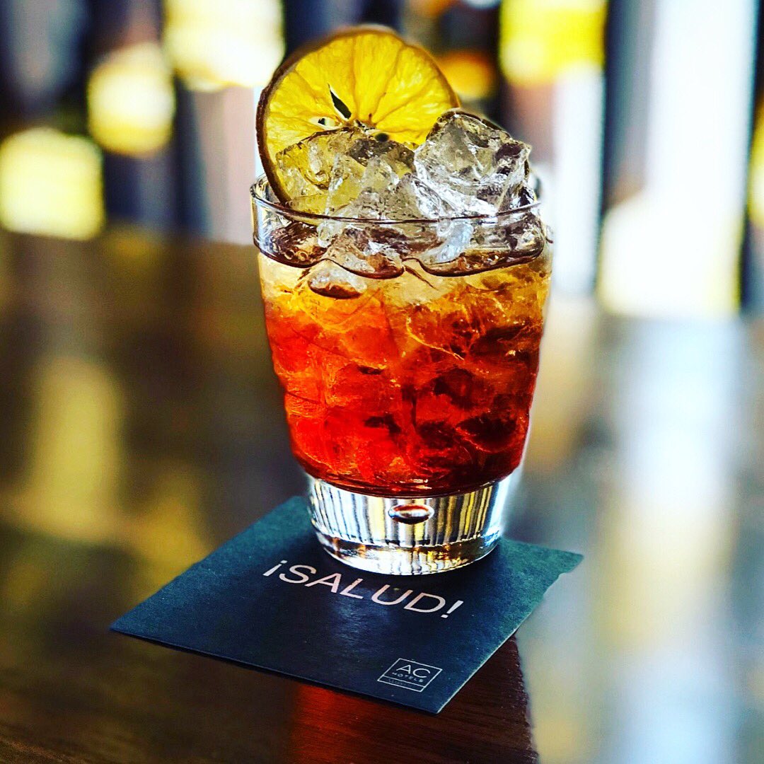 ACHotelSantaFe's tweet photo. Eres un Gin Fan? 
Ven a probar estas creaciones: AC Negroni, Blackberry Tonic y Celery Thim Gin 😉
Nos vemos en #ACLounge #SantaFe 
#ACSantaFe #achotels #CDMX #BuenViernes https://t.co/Qk8SHSiRJO