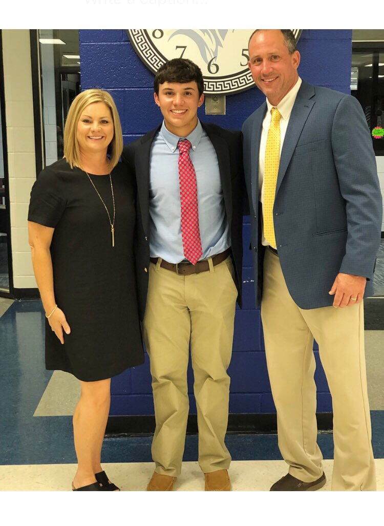 brooksnorton8's tweet photo. Man I’ve really been blessed with an amazing high school career at Johnson County. Valedictorian 🤓 All-State Baseball ⚾️ and All-State Football 🏈 Couldn’t have done it without all of the great teachers, coaches, and teammates that helped me along the way. https://t.co/oyeJhkdOYX