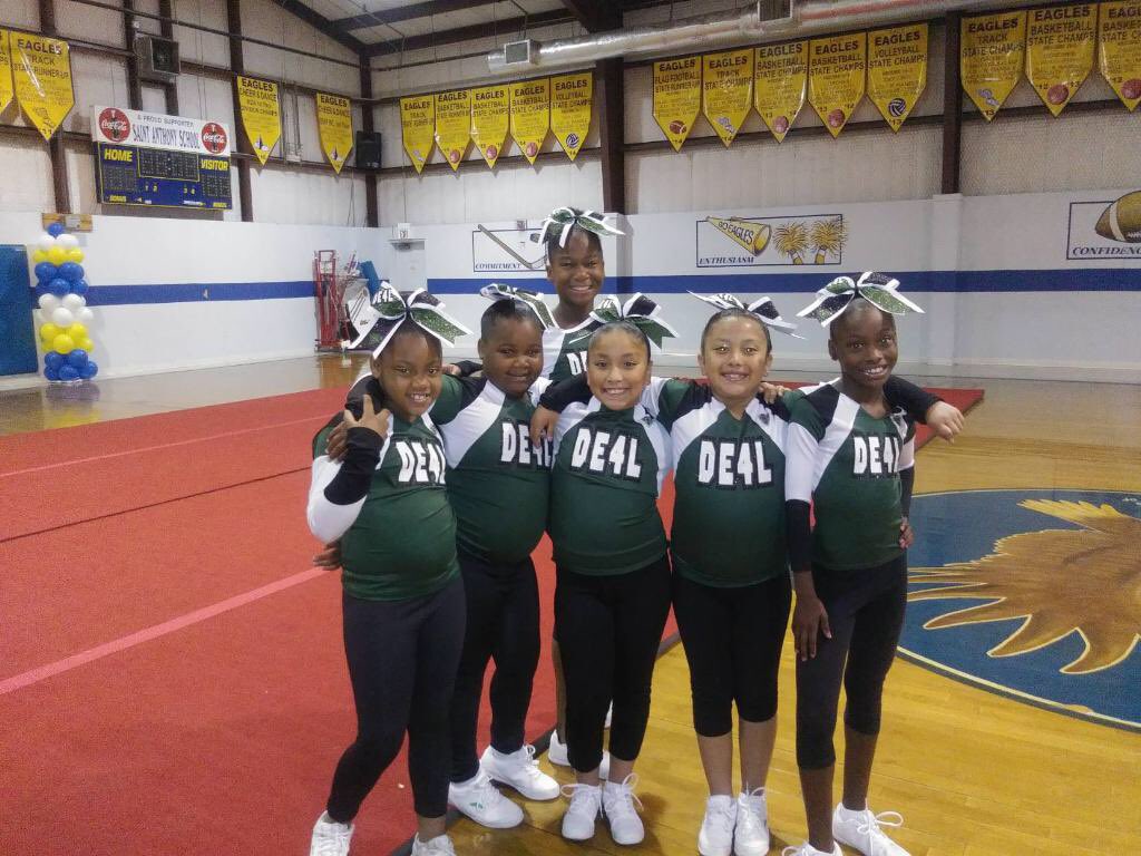 EdwardTitche's tweet photo. Flashback Friday to last week when our #Titche cheerleaders won 1st place at the 3DC Entertainment’s 17th Annual National Competition 🎉🌟🥇💚🐯💚 #DallasISD #ACEDallasISD #TitcheTigers @dallasschools @ACEDallasISD @joleehealey https://t.co/LrvsVsZhmp
