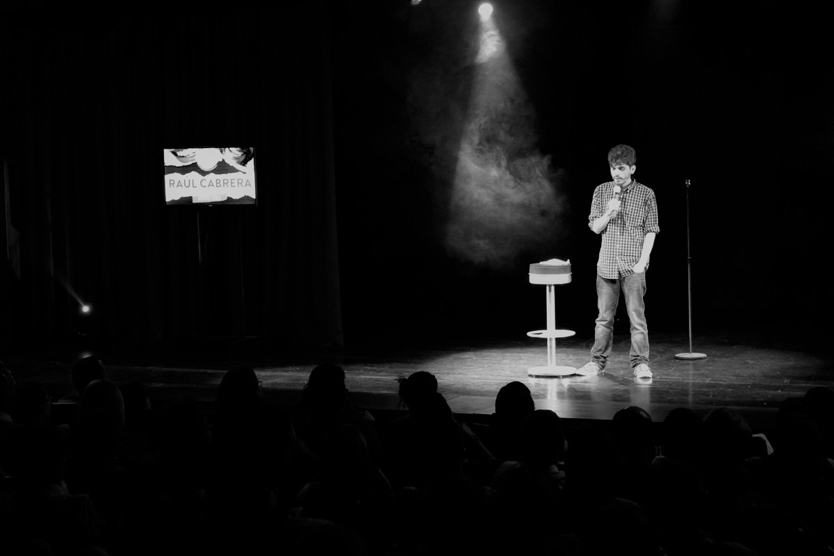 FestiComediaCA's tweet photo. Segundo día del Festival, turno de los ticos Raul, Pablo y Alex .
se llevaron los aplausos del publico salvadoreño.
#Centroamericarie en @TeatroLuisPoma https://t.co/VPw10ItaVr