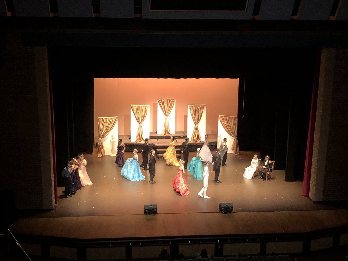 RoarksReef's tweet photo. Enjoyed Patton’s performance of Cinderella at COMMA today #bcpshuskies https://t.co/EmUMRIF0sb