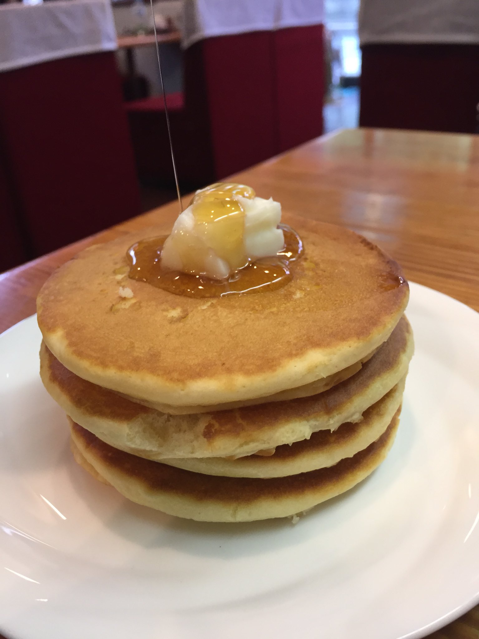 おいでよ名古屋 おいなご 熱田 喫茶ファミールのホットケーキを食べに 名古屋においでよ 昔ながらの喫茶店の 美味しい ホットケーキだよ ゆるやかな時間の流れる店内で ゆっくりしていってねー 飯テロ T Co Muookdm6zd Twitter