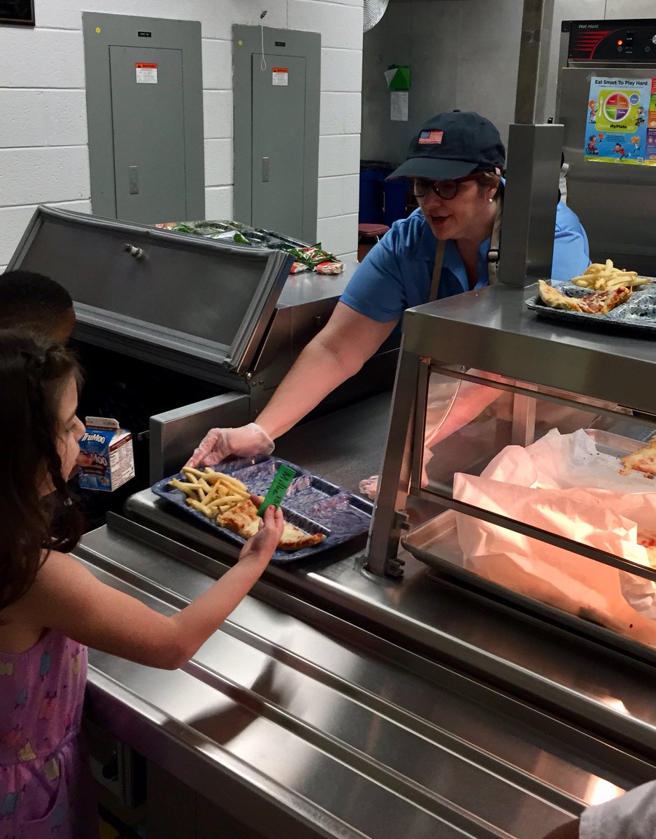 We had some help from a fabulous volunteer today!!! Thanks @wmj_scps <a href="/SCPSchools/">Stafford Schools</a>