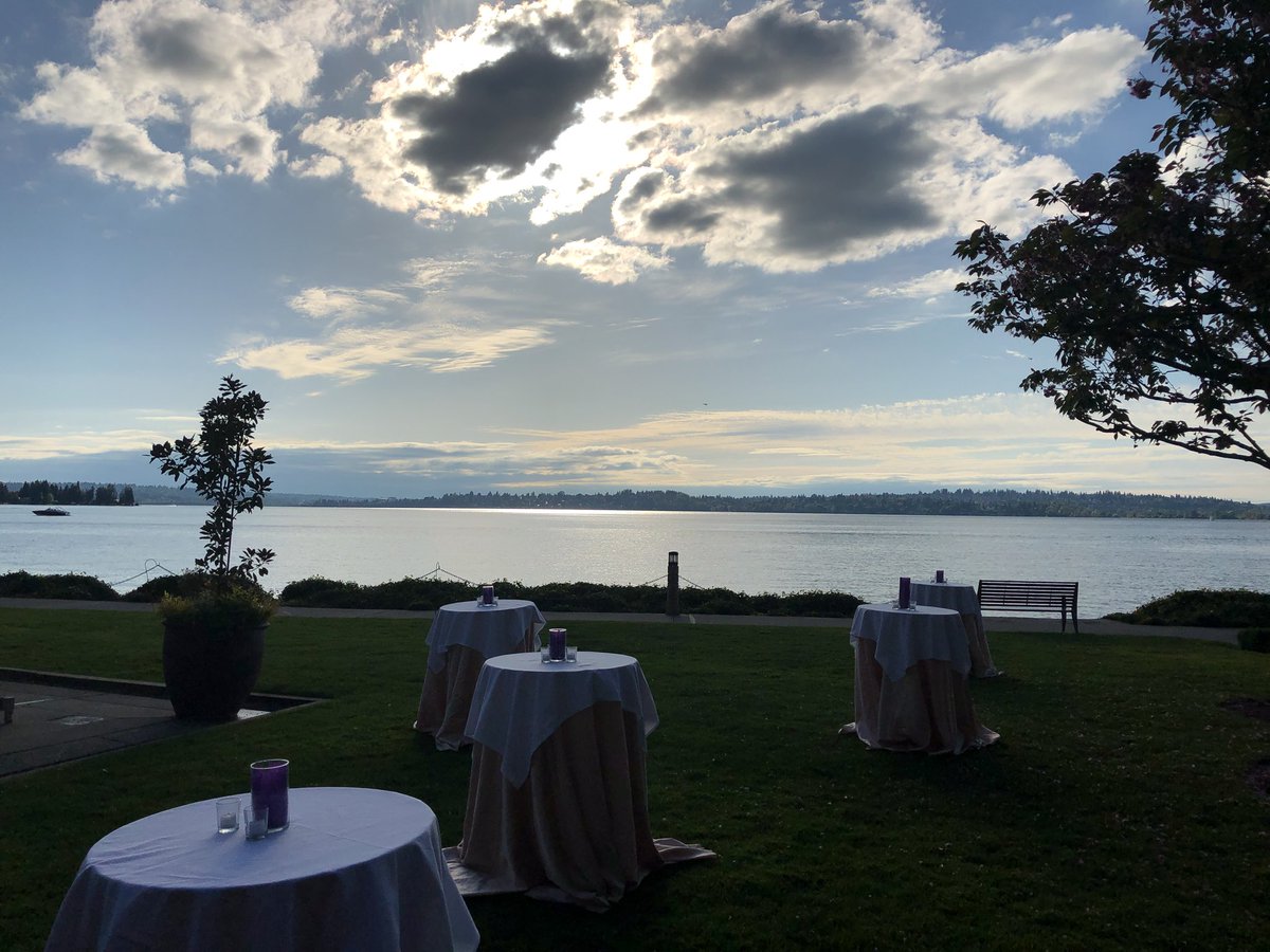 WillRance's tweet image. .@WSECU #UWBothell the setting for tonight’s UW Bothell Chancellors dinner #WoodmarkHotel