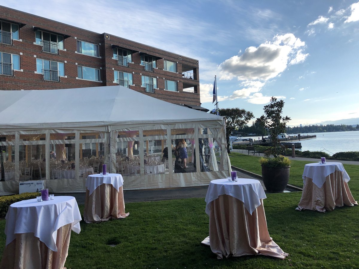 WillRance's tweet image. .@WSECU #UWBothell the setting for tonight’s UW Bothell Chancellors dinner #WoodmarkHotel