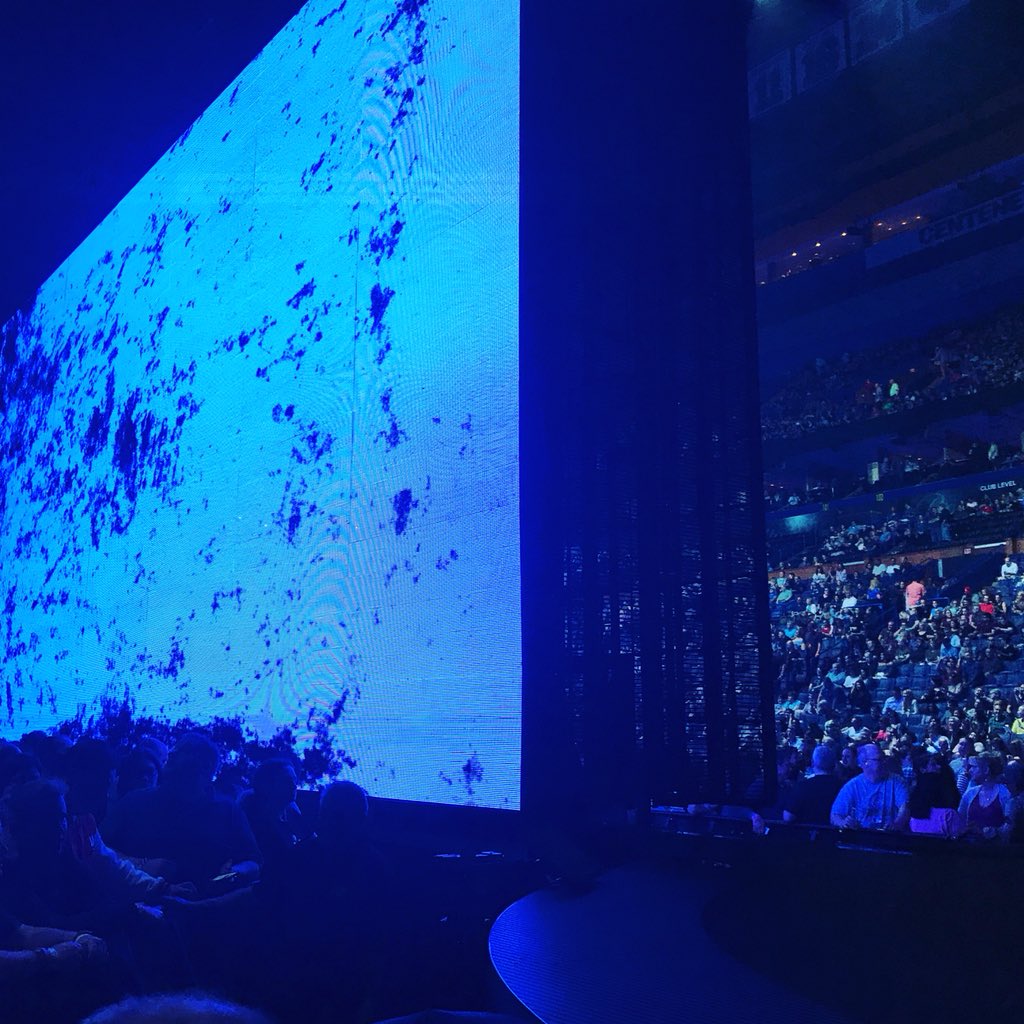 Tomohiko_Yoneda's tweet photo. The show will open soon! #u2ietour #U2 #u2saintlouis2018 #u2ar https://t.co/rd2O9BSk4S