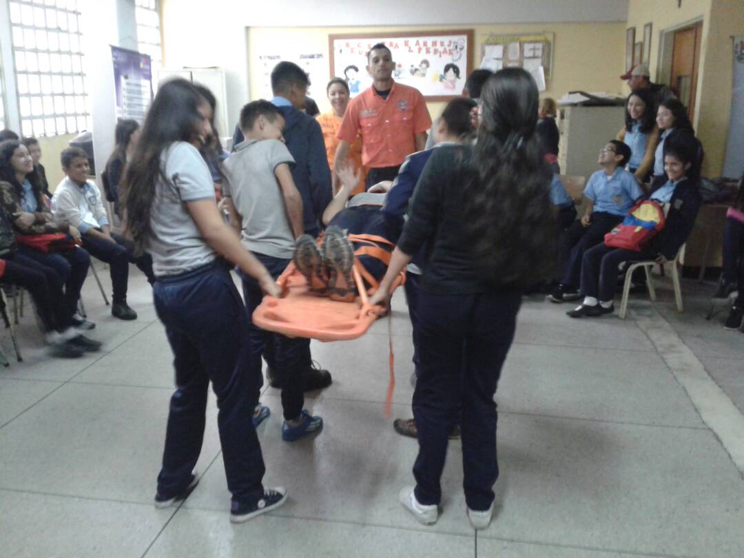 #Tachira| Más de 150 personas se prepararon este viernes #4May en el Liceo Nacional Dr. Vicente Dávila en la Parroquia La Concordia Municipio San Cristobal Estado Táchira <a href="/PCivil_Ve/">Protección Civil</a>

#Prevencion 
#CulturaSismica 
#ProteccionCivilSomosTodos