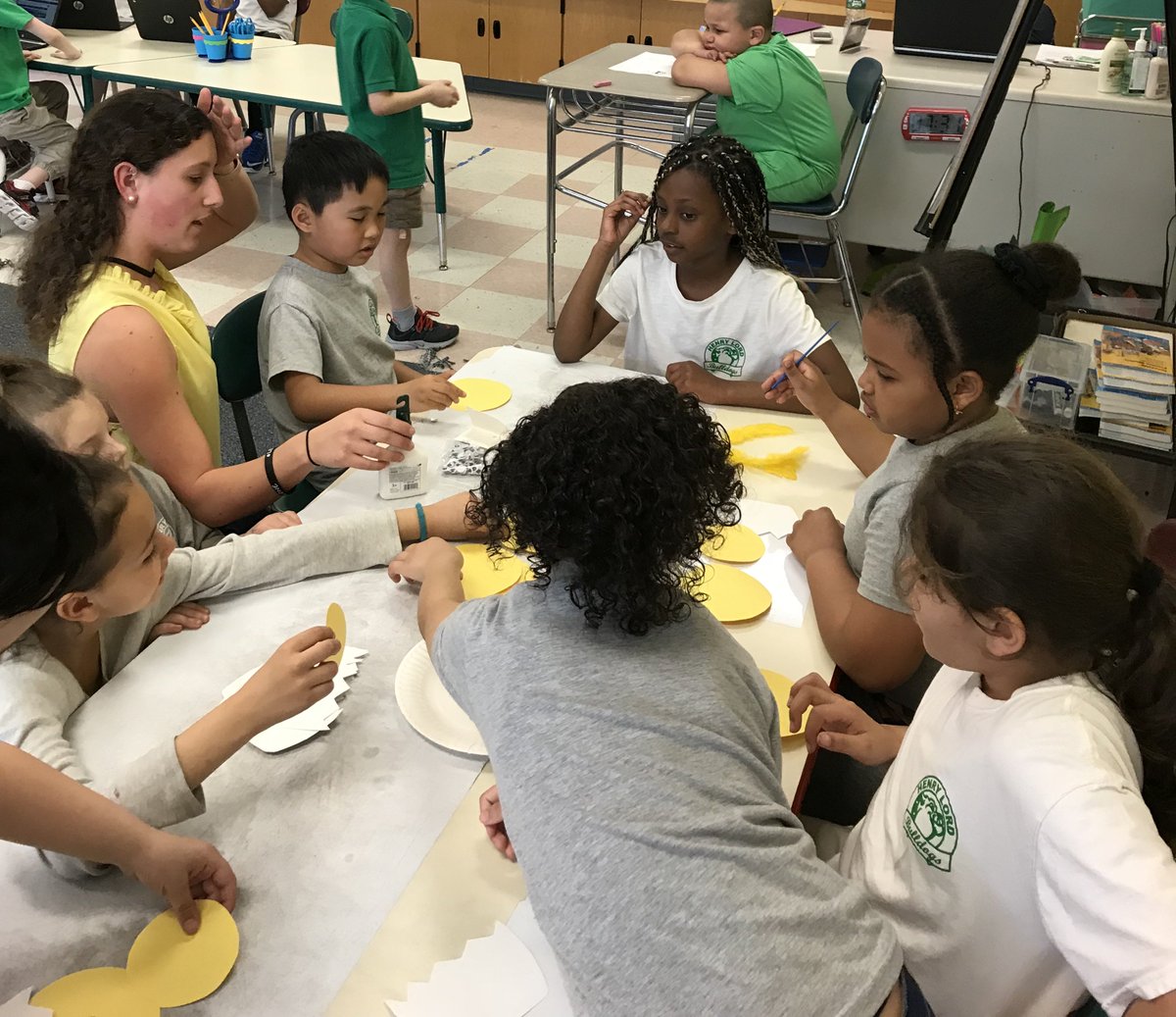 frps_HenryLord's tweet photo. Ms. Alvarez’s and Ms. DeFalco-Furtado’s class sharing some Fun Friday time together building new friendships! #BeTheOne #InclusionOpportunities #ForeverFriends https://t.co/LODTwESsdi