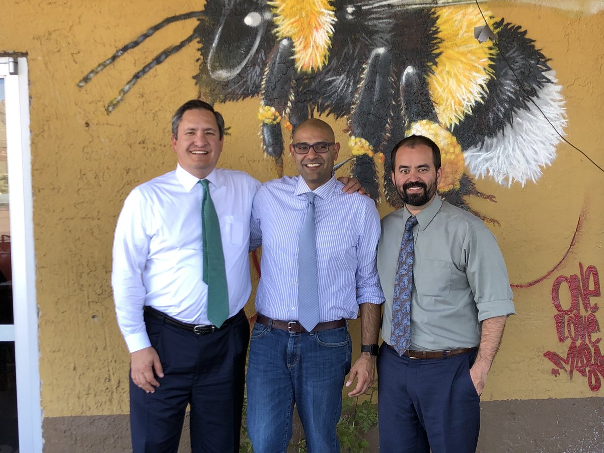 rks127th's tweet photo. Great day today in #ElPaso. Met with @BetoORourke and @moodyforelpaso, had some great grub, and spoke to the local bar. I ❤️ this place!! #TXSC #2018 https://t.co/tViXvyzo9U