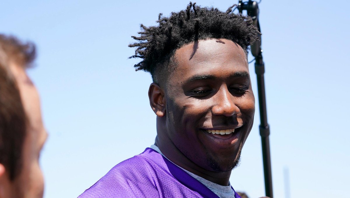 .@JayHolmes_ and the #Vikings rookies are starting settle in at their new home.   📰: mnvkn.gs/o6E1Mr https://t.co/bfsJFBYe1d
