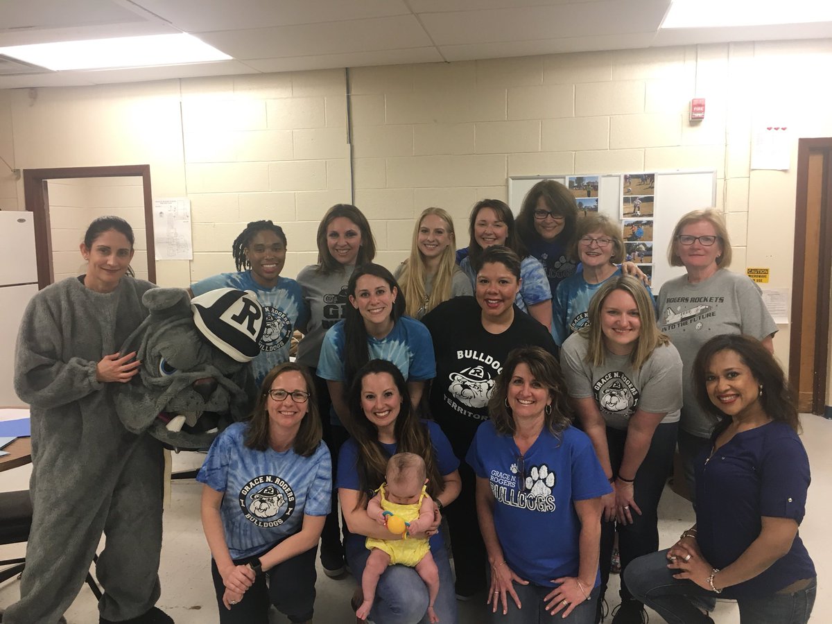 MrsORane1014's tweet photo. #ewrsdGNR Friday Night Fun! GNR kids are all talent! @gnr_principal @TracieAbbes @mscohen3rdgrade  @cindypukel https://t.co/bwJ7aiEZvn