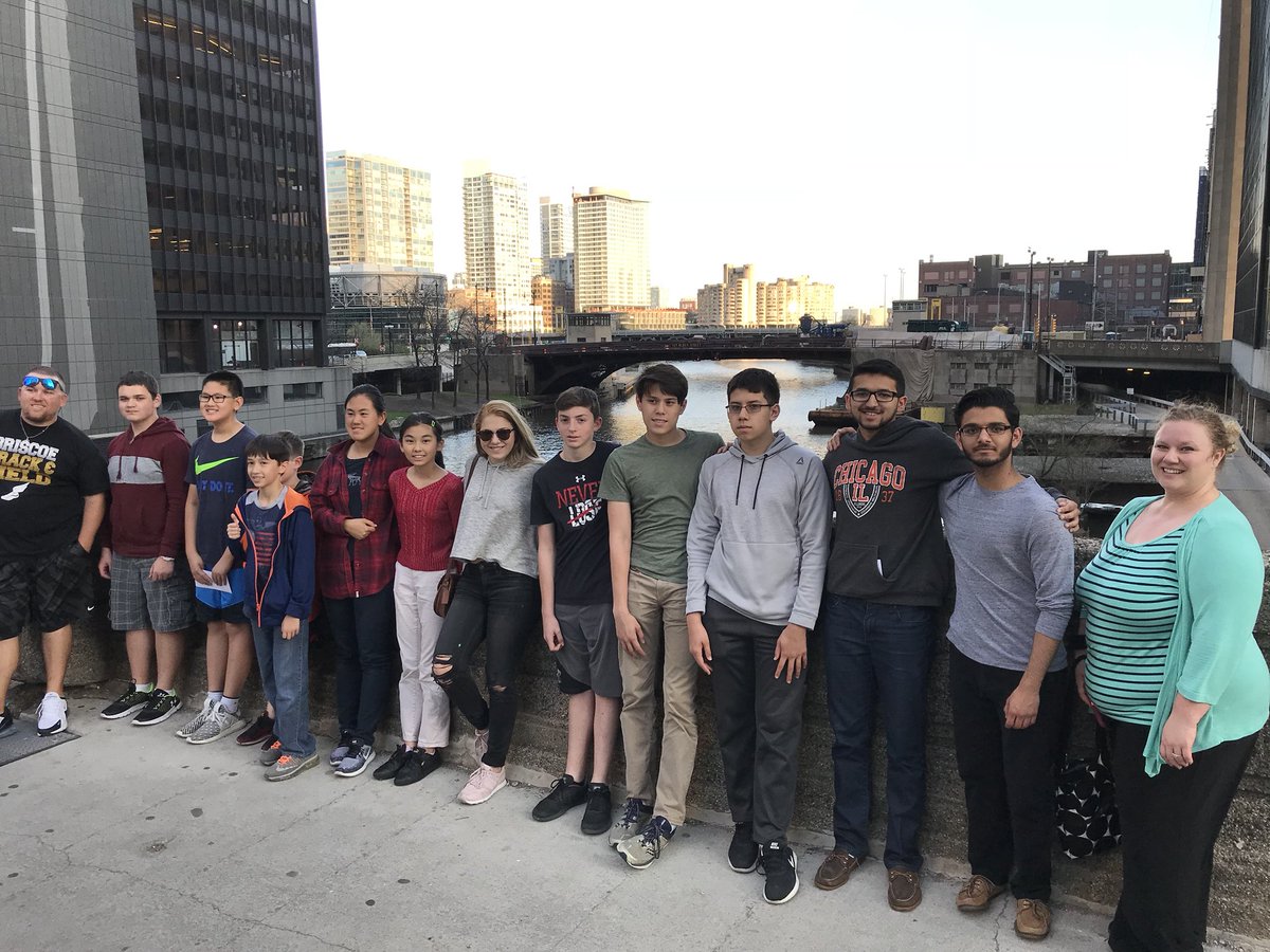 Millertime_GRHS's tweet image. @LCISDMath enjoying the view of the Chicago River before enjoying dinner @GiordanosPizza. Look at that Cheese Pull! #LCISDMath #giordanos