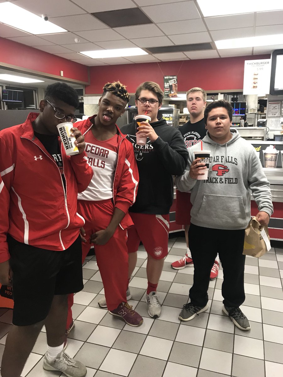 cf_throws's tweet photo. Only the best food for CF THROWS #Greasy #Hardee’s https://t.co/CT4cpqPsl9