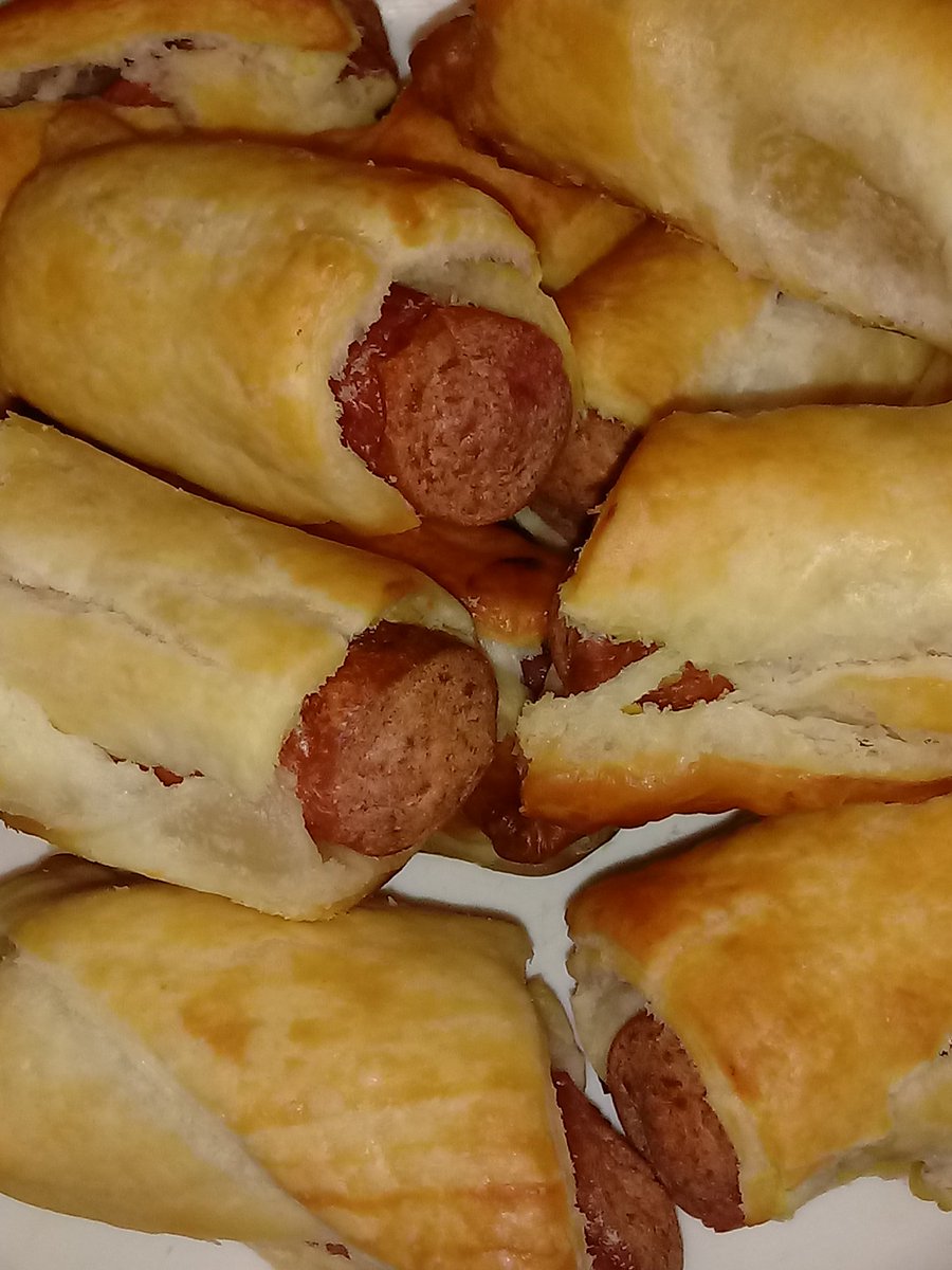 martys_23's tweet photo. Hoy salio Empanadas y salchinadas dice Bau https://t.co/P9J38ggPlM