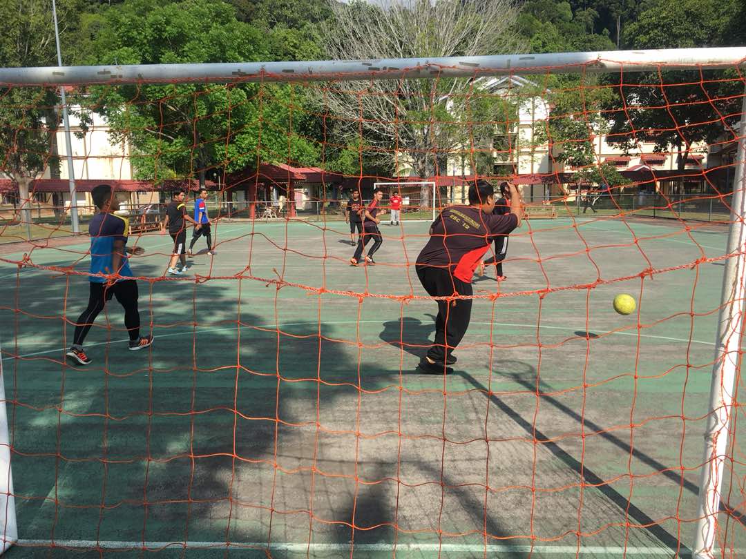 KolejRedang's tweet photo. Sekarang berlangsungnya pertandingan futsal sempena H&amp;W Days. Ayuh maju wahai anak muda UiTM!! https://t.co/4kn1zqZalr