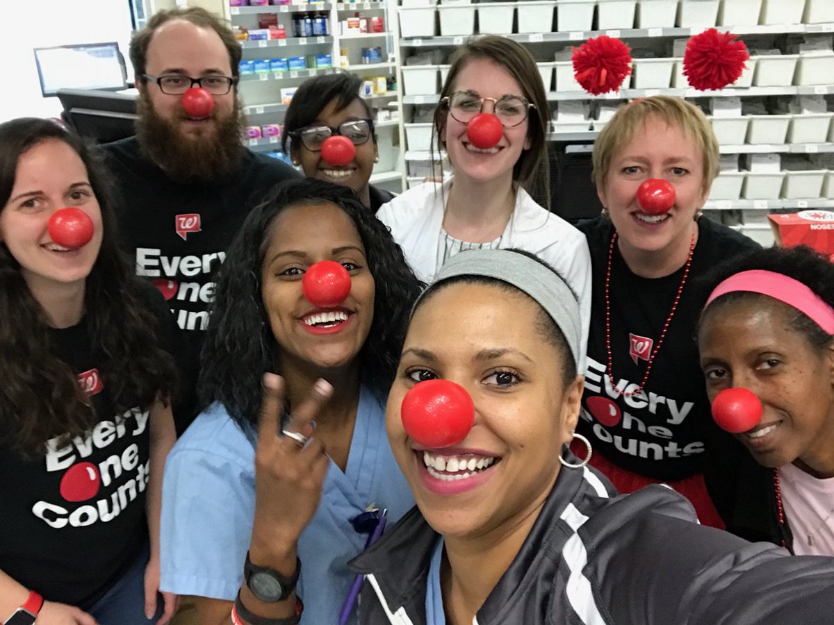 A15_Walgreens's tweet photo. Store 3776 Pharmacy and Team with @DebbieC88431970 today. Thank you each for all you do every day. #rednoseson #endchildpoverty https://t.co/3Tlqz5qGeT