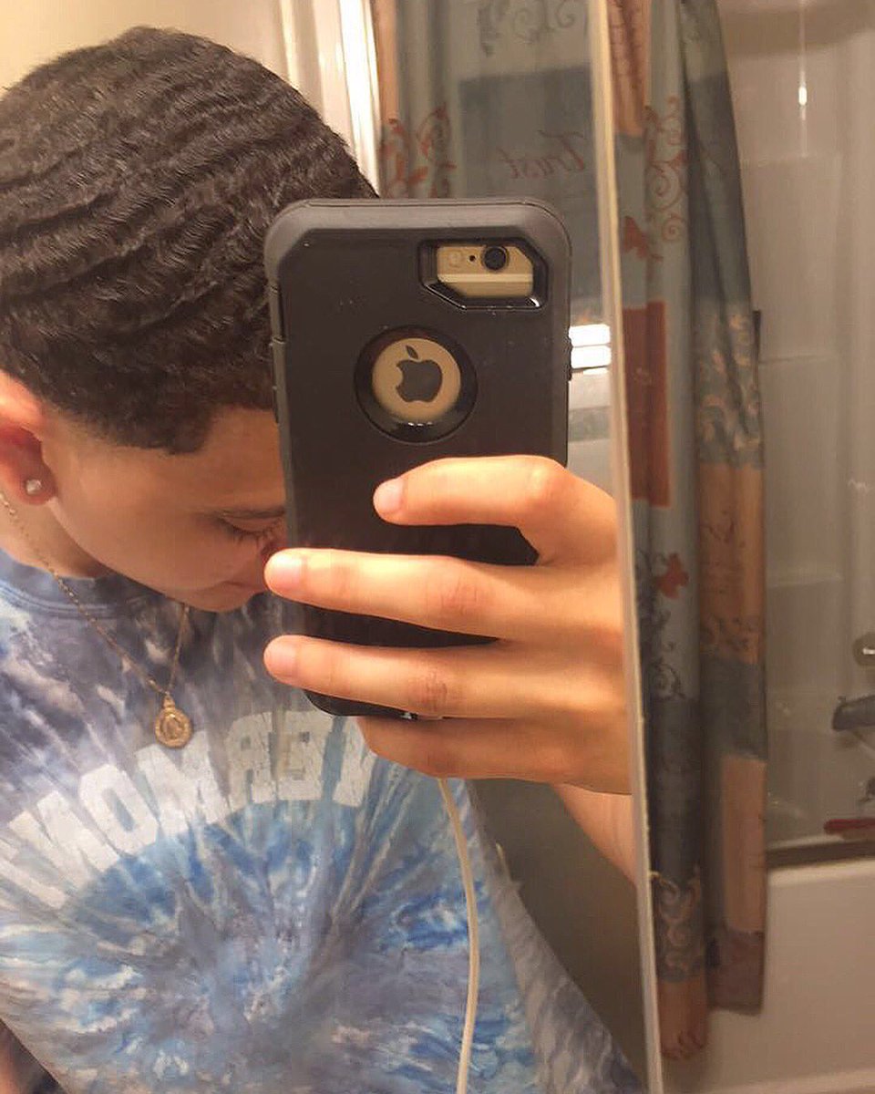 mtgpeez's tweet photo. wat stud u know got spinnerz like these? ๐๐๐คซ #studswithwaves #studtwitter #lgbtmeals https://t.co/L36iPdwaN9