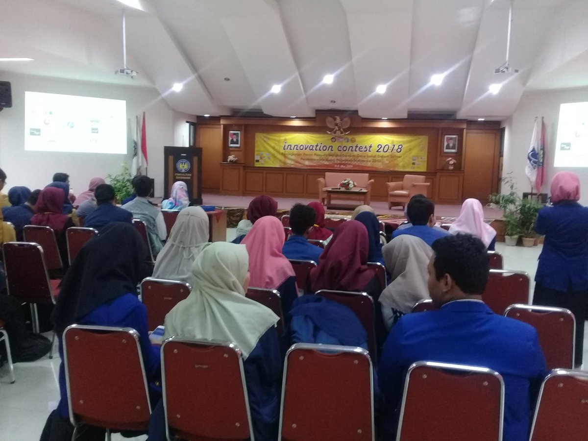 iconfeuny's tweet photo. [LIVE REPORT] Sedang berlangsung PPKTI  2  2018 di Auditorium FE UNY https://t.co/2biX7MJnEe