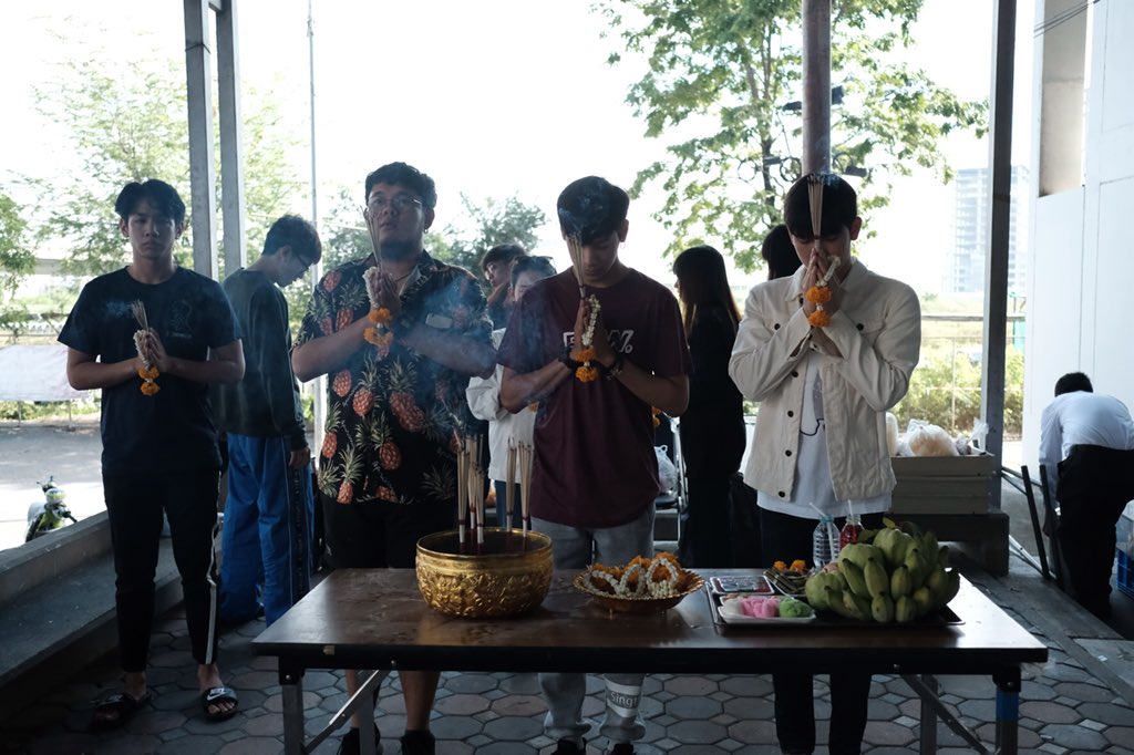 x-nuttapong tweet media