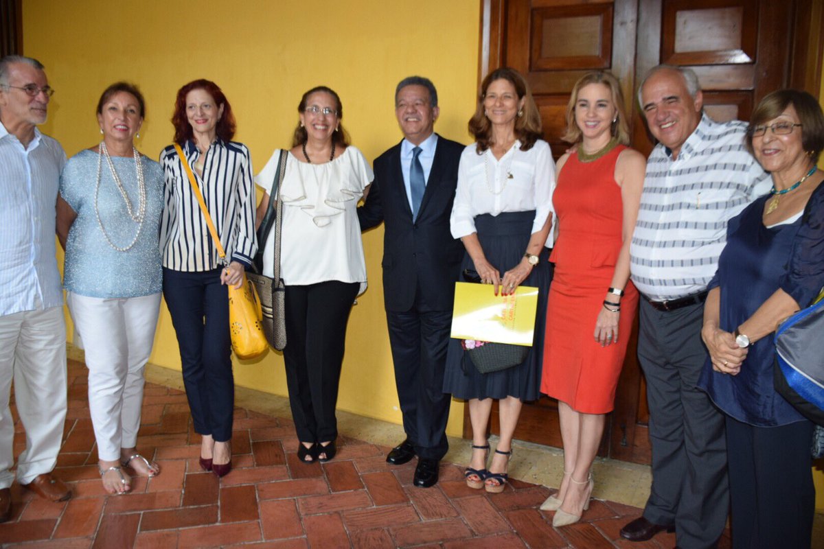 LeonelFernandez's tweet photo. Auguramos el mejor de los éxitos en el camino que emprende esta nueva iniciativa de @ErnestoSamperP para lograr una mayor integración entre los pueblos de Iberoamérica, en procura de un mejor porvenir para nuestros pueblos. #CátedraCartagena https://t.co/dP7HZaHkKg