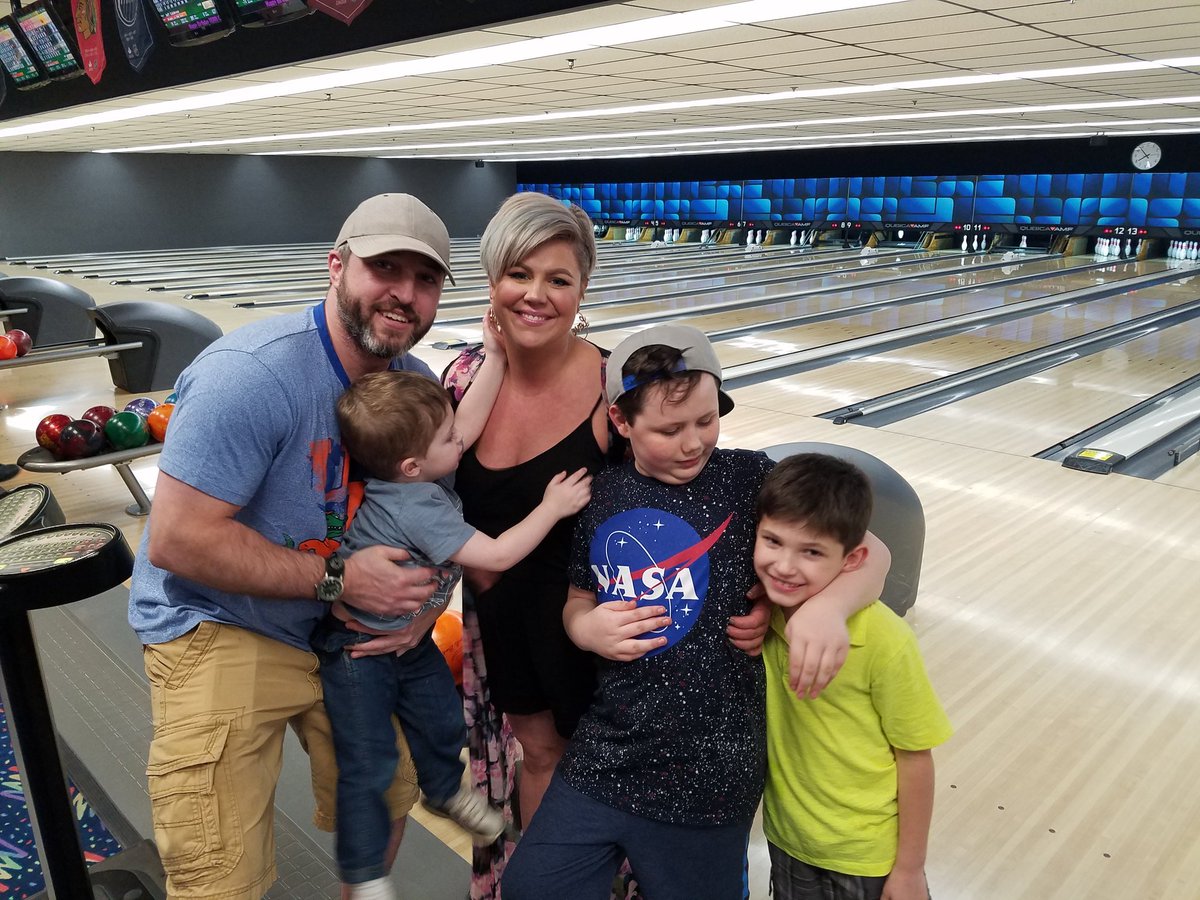 VCAssociation's tweet image. Thanks for a great night of bowling and fun @Strikers_Lanes ! Our Striving For Excellence families had a great time! 🎳🎳