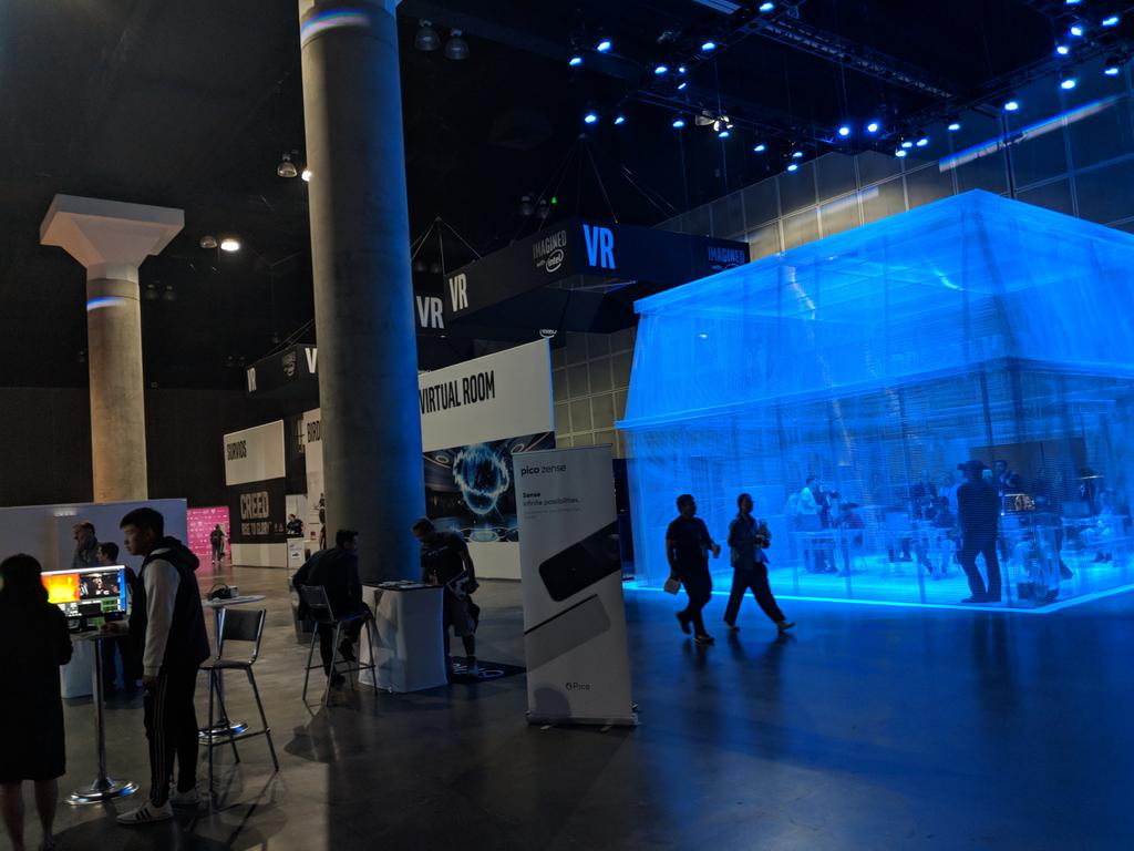 gsantopaolo's tweet photo. At #VRLA a massive @intel booth at #VRLA https://t.co/lujbr0bIlV