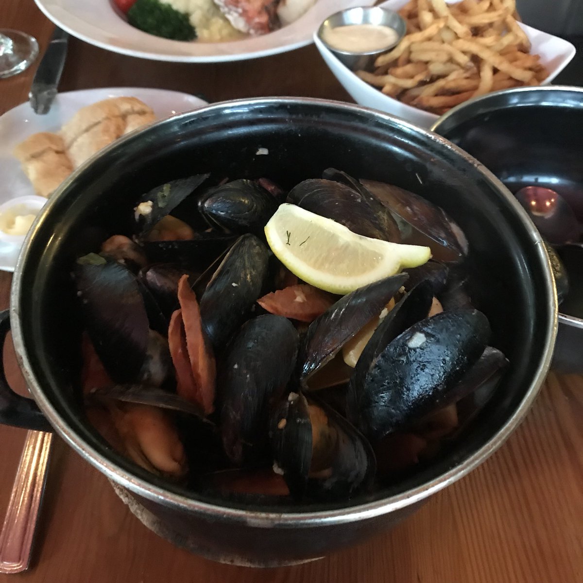 Wild & Live Seafoods tweet media