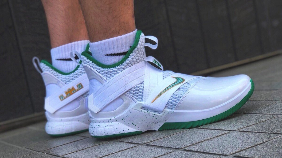 パワーハウス千葉 New レブロンソルジャー12 Release 18年 5月5日 Nike Lebron Soldier 12 Ep Irish と描かれた文字はレブロンの母校のネーム さらにはチームカラーのgreenで作られたシューズはとても地元愛に溢れている Collar White Green
