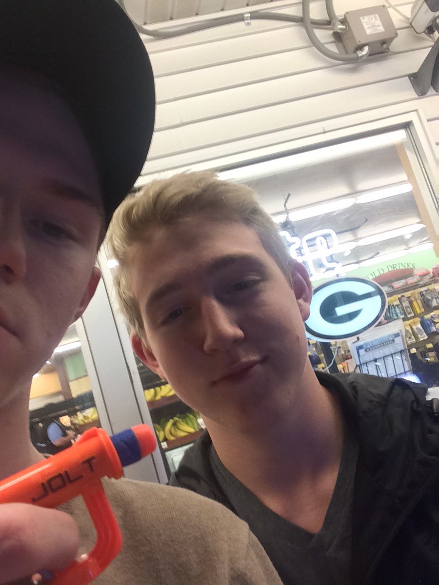 TeaganSchmock's tweet photo. @shsnerf2018 Andy dead at 9:27 https://t.co/EfBrGAeEGE