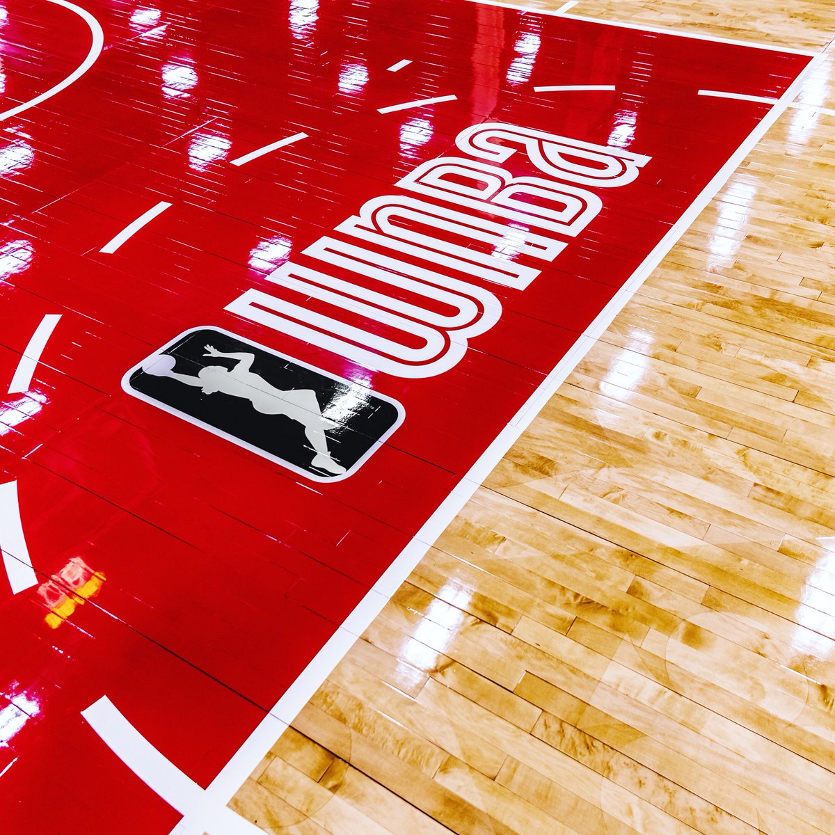 LVAces's tweet photo. .@WNBA Official ✅
Third look at our new floor 👌 https://t.co/xfMBAh1kEc