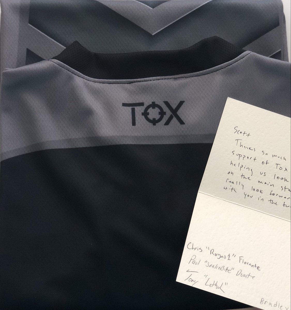 getRazorMD's tweet photo. Thanks #TOXGaming for sending @getRAZORMD our own #HALOWC jersey sporting #razormd logo on shoulder, totally RAD guys and very classy! Just one more reason why we support you guys. #eSPORTS
#gaming&grooming #mensshave #beardgang #wetshave #barbershop https://t.co/Jl3t4brkvN