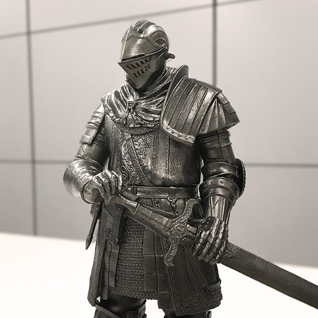 同日に発売される『DARK SOULS TRILOGY BOX』はPS4®で遊べる全シリーズ