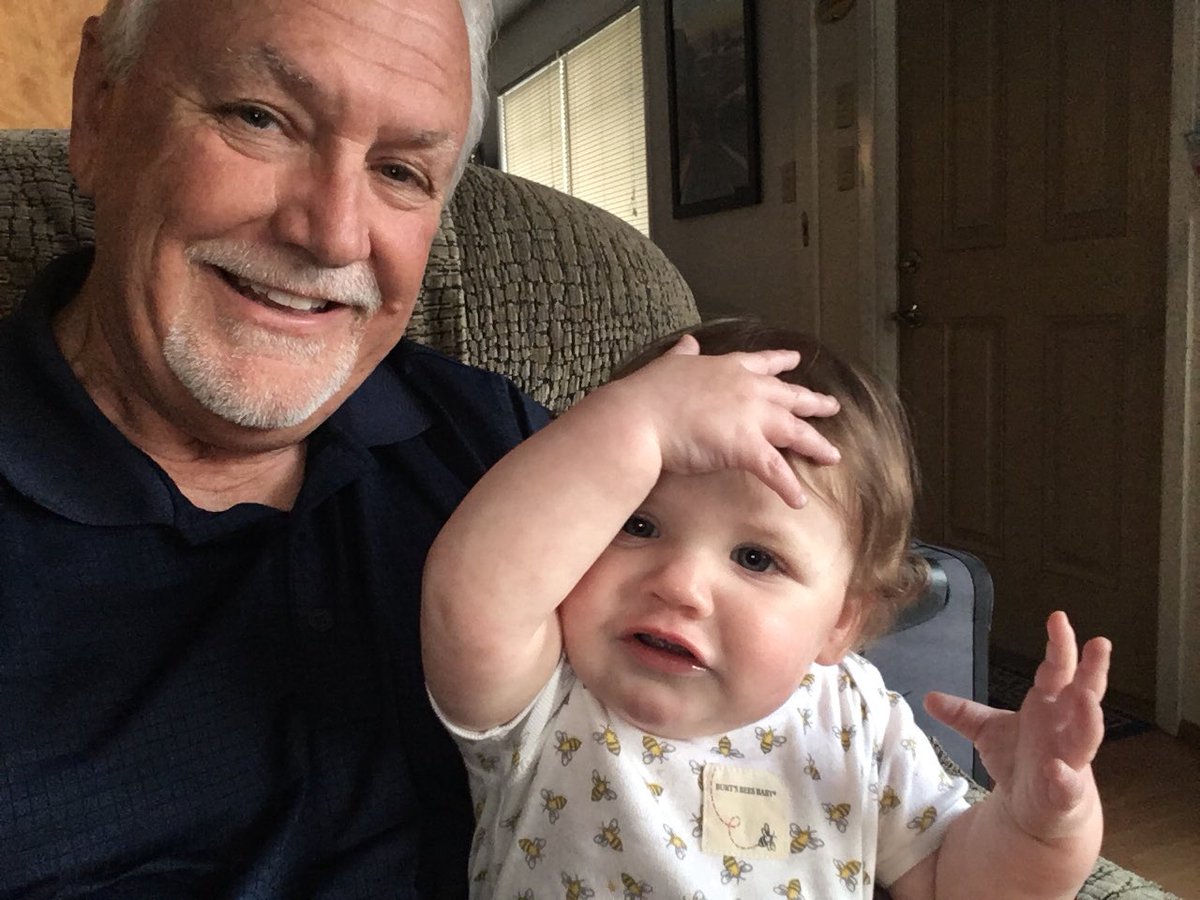 BKB_az's tweet photo. Celebrating a birthday for granddaughter Gwenyn and sunsets with Amber. #LINCOLNCITYOR https://t.co/IEw3ocAllz