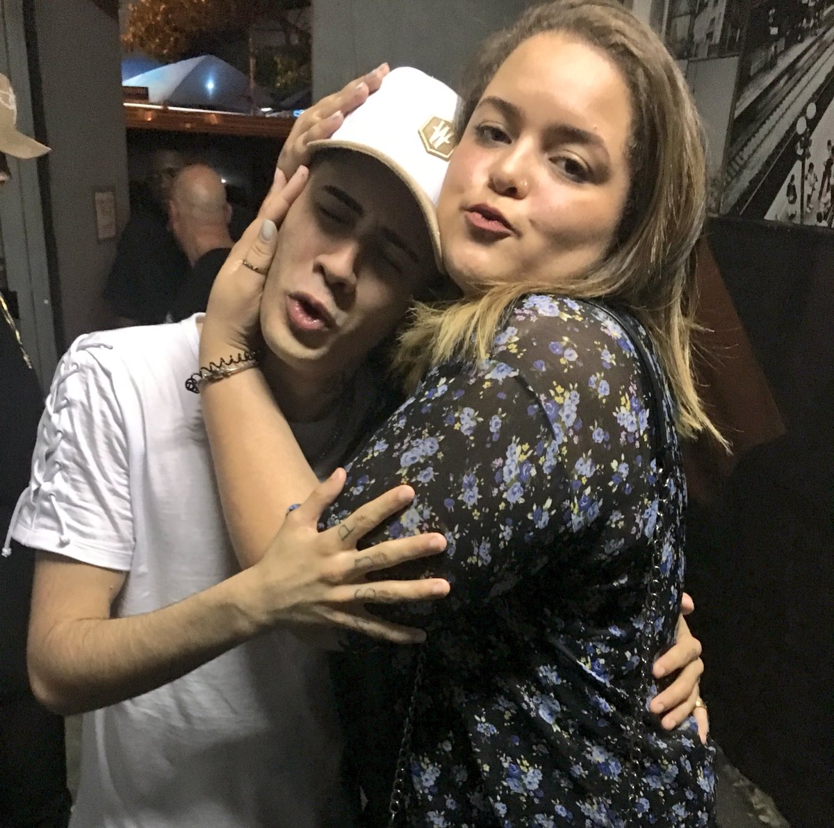 teambiwber's tweet photo. Ele é o melhor de mim, nossa foto no melhor show da minha vida! (estou torcendo e votando por ele na premiação) ❤️ #MELHORDOMIAW https://t.co/uZol2Qxz2G