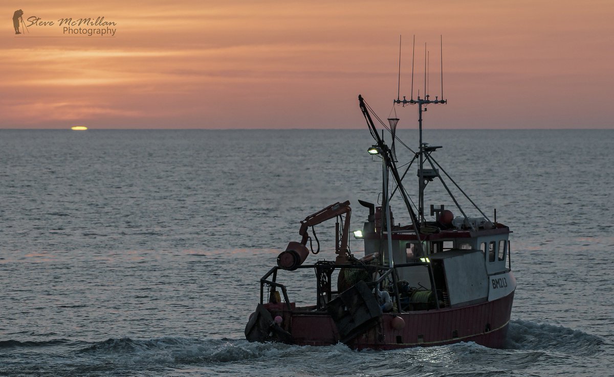 TrawlerImages's tweet image. BM213 at sunrise