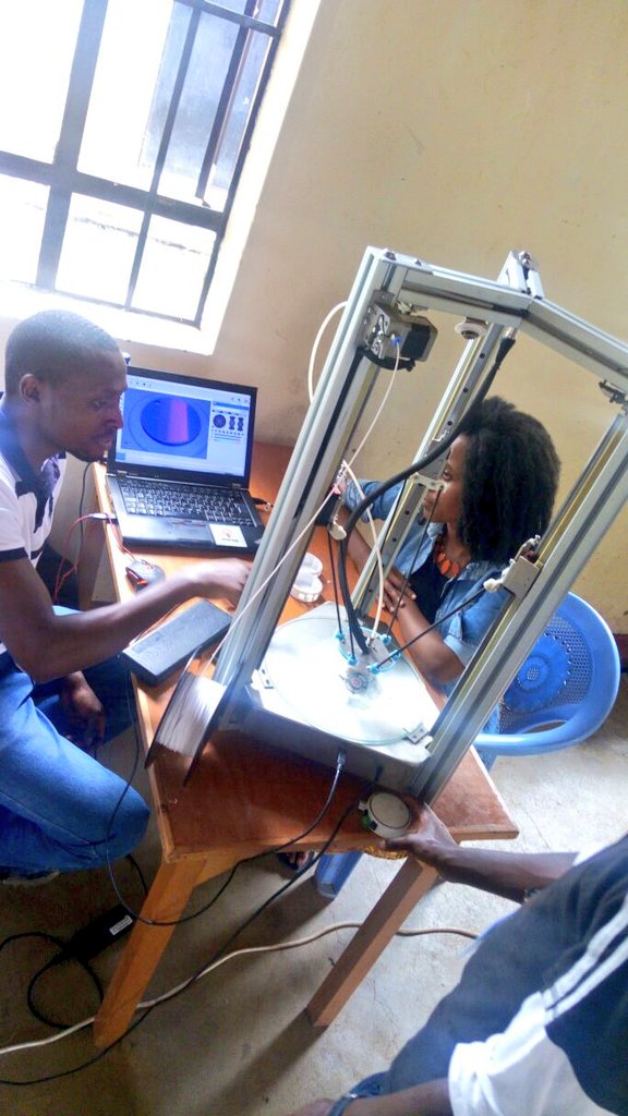 ricobikko's tweet image. Peter came to showcase his #3dprinter currently taking @rbwangu through a crash course intro of design & #3Dprinting! #ArduinoD18 #MakewithGMin @globalminimum