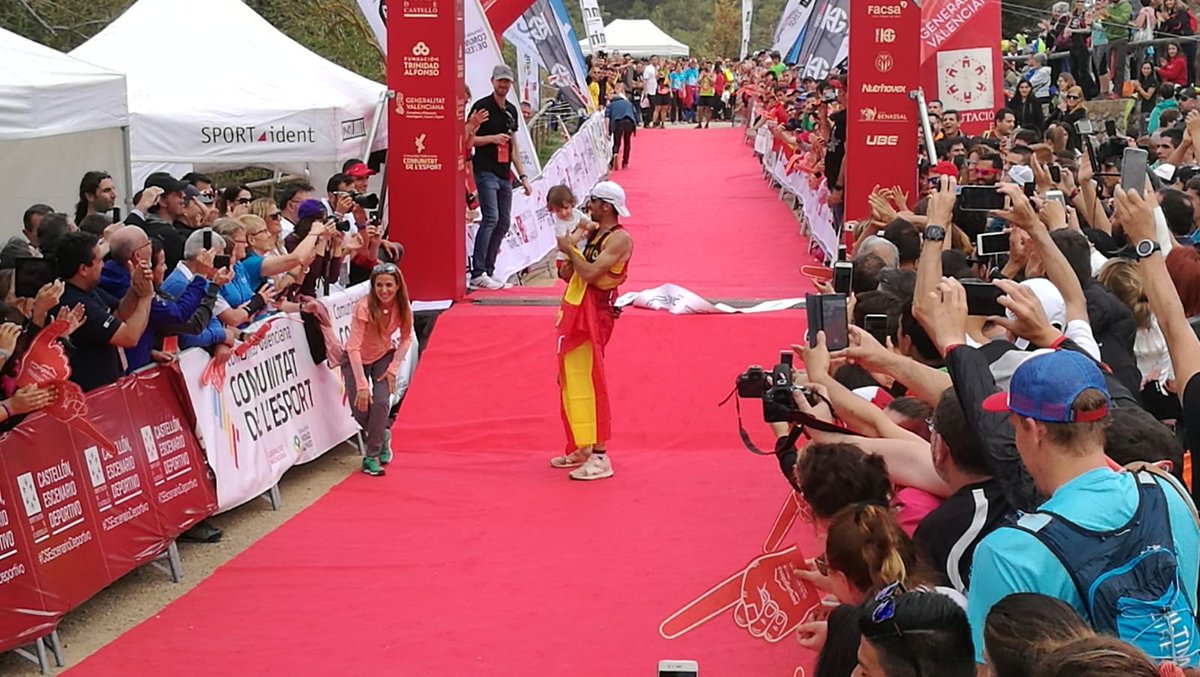 trailrunningrvw's tweet photo. LUIS ALBERTO CAMPEÓN MUNDIAL DE PENYAGOLOSA 2018!!!
ENHORABUENA!!!!
@adidas_ES @PenyagolosaTr #PenyagolosaTrails #TWC https://t.co/yJnbdrnUkv