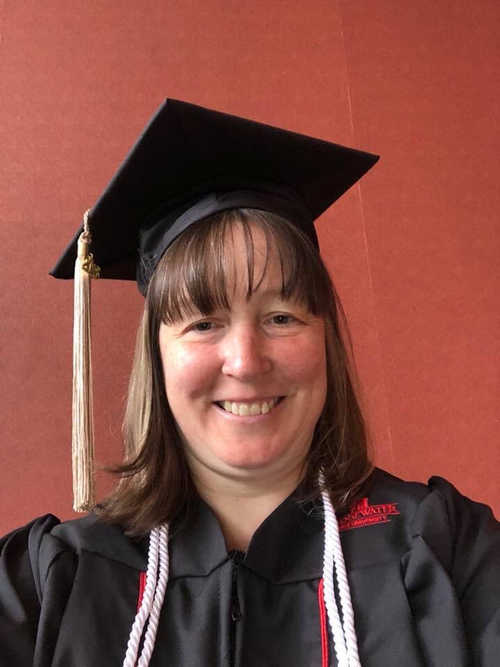 DuxRobinson's tweet photo. Congratulations Dawn!!!  You did it 🎓 #BSUgrad18 https://t.co/PzRv00DKsZ