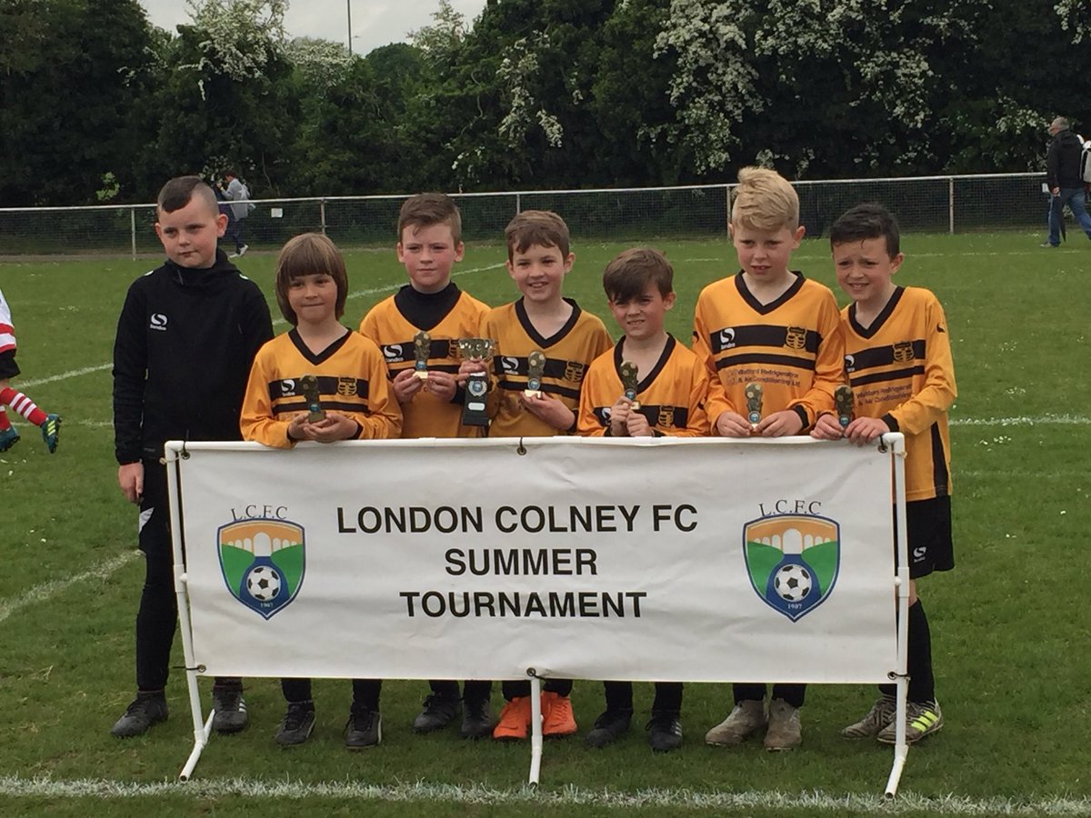 Very proud of the @CheshuntU9s @londoncolney tournament today Trophy winners and Cup Runners up